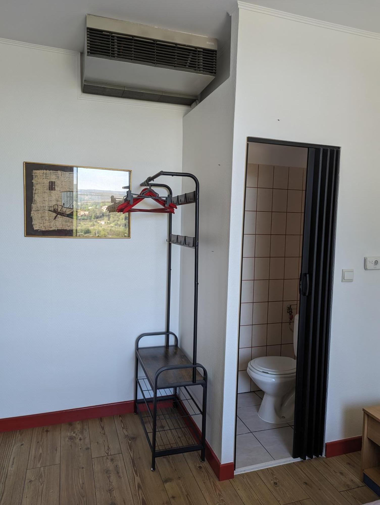 אובנה Auberge Des Pins מראה חיצוני תמונה