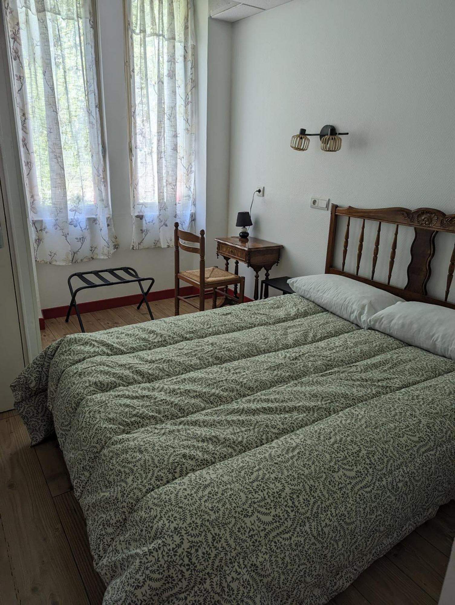 אובנה Auberge Des Pins מראה חיצוני תמונה