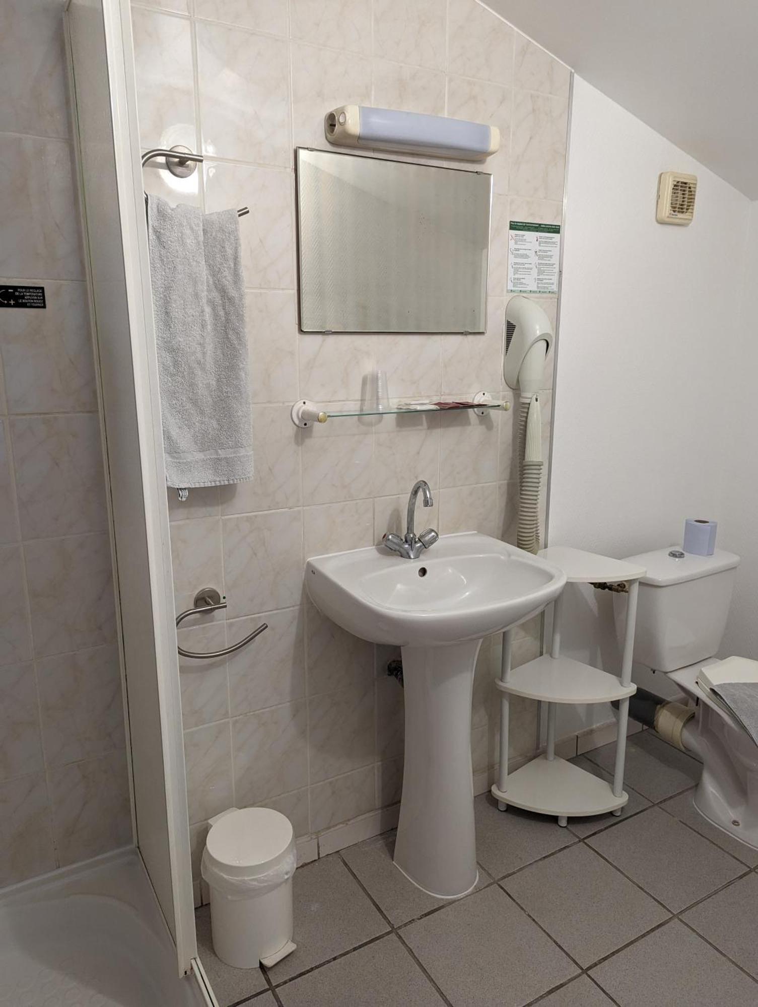 אובנה Auberge Des Pins מראה חיצוני תמונה