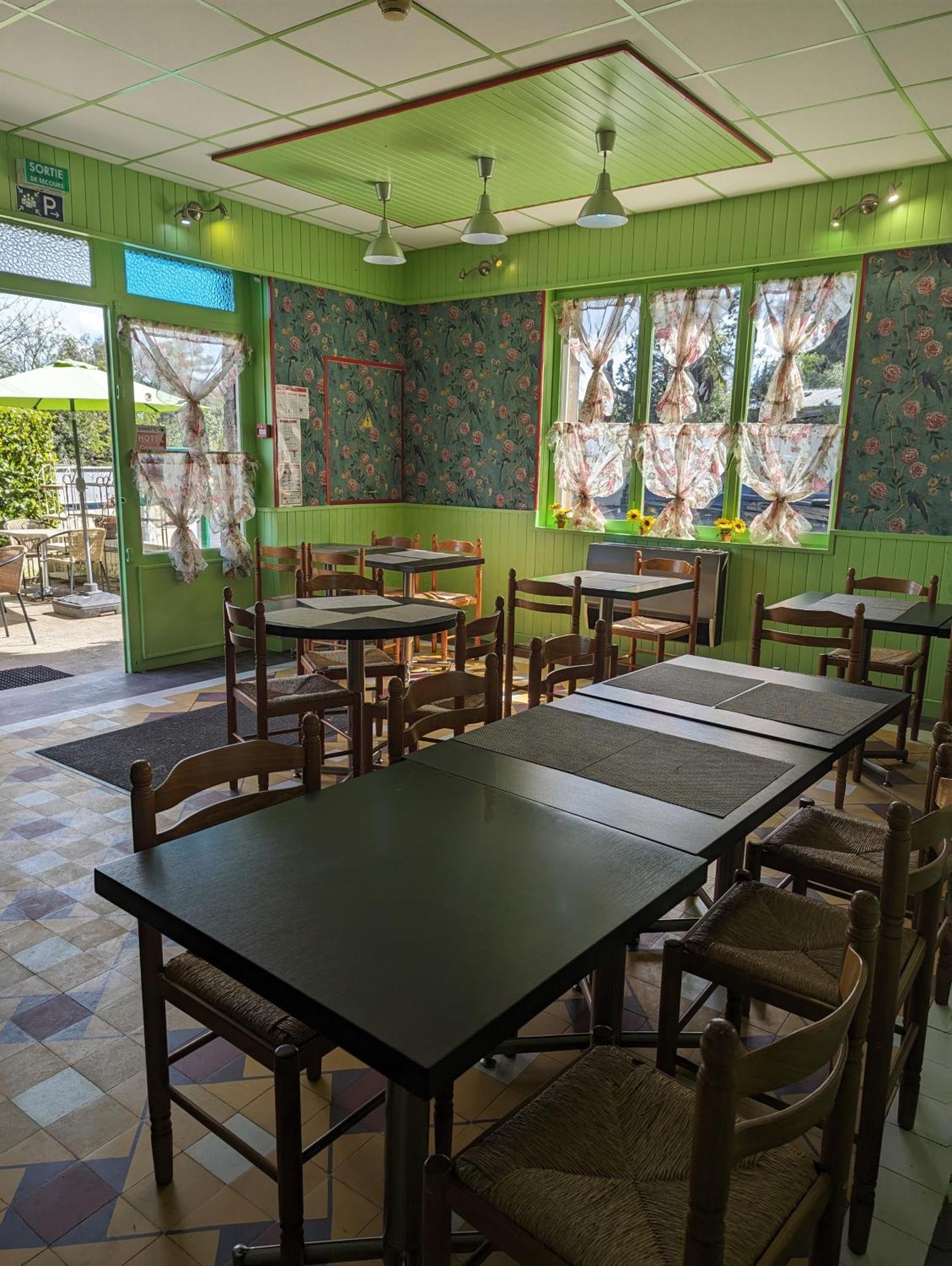 אובנה Auberge Des Pins מראה חיצוני תמונה