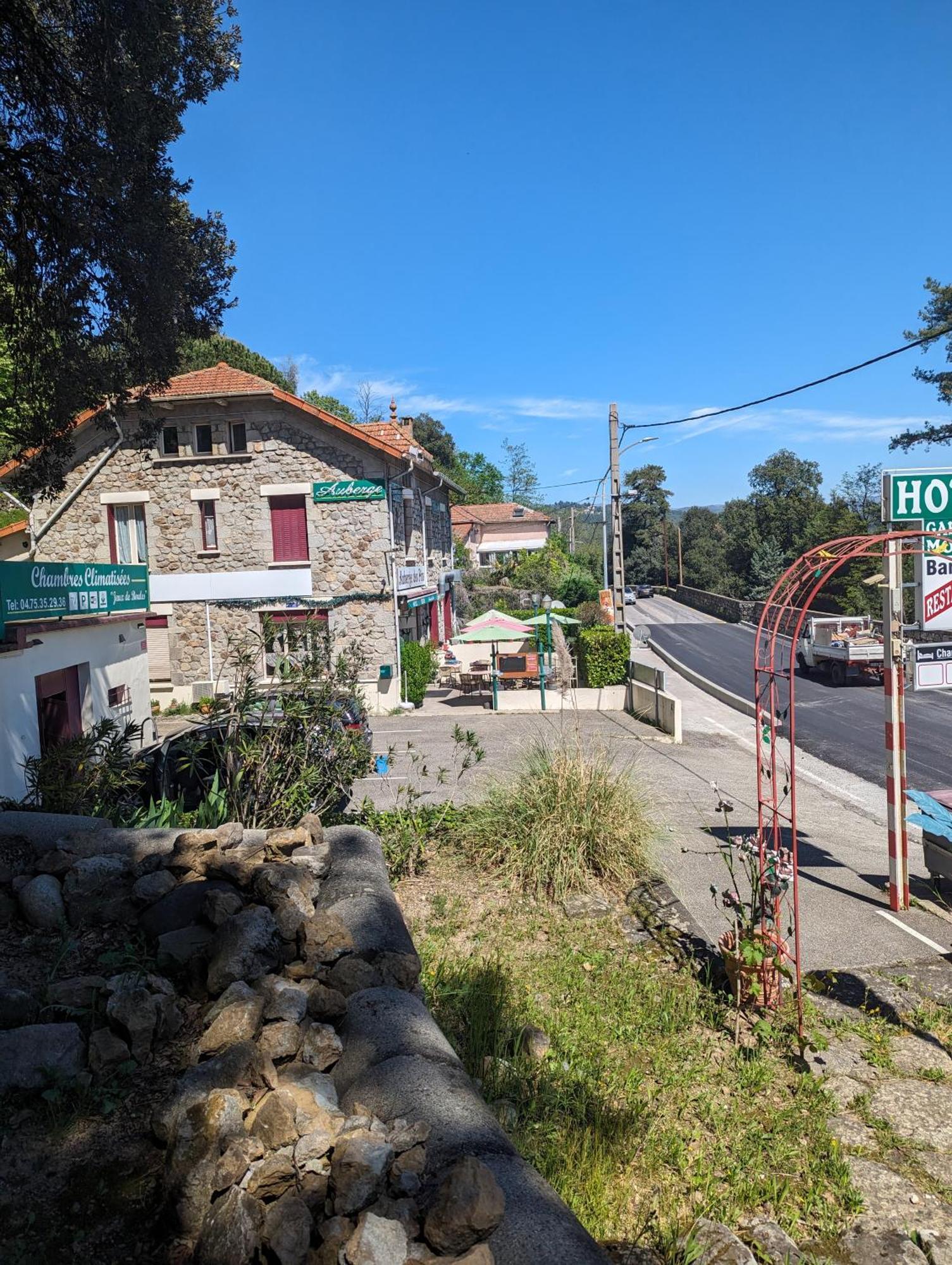 אובנה Auberge Des Pins מראה חיצוני תמונה