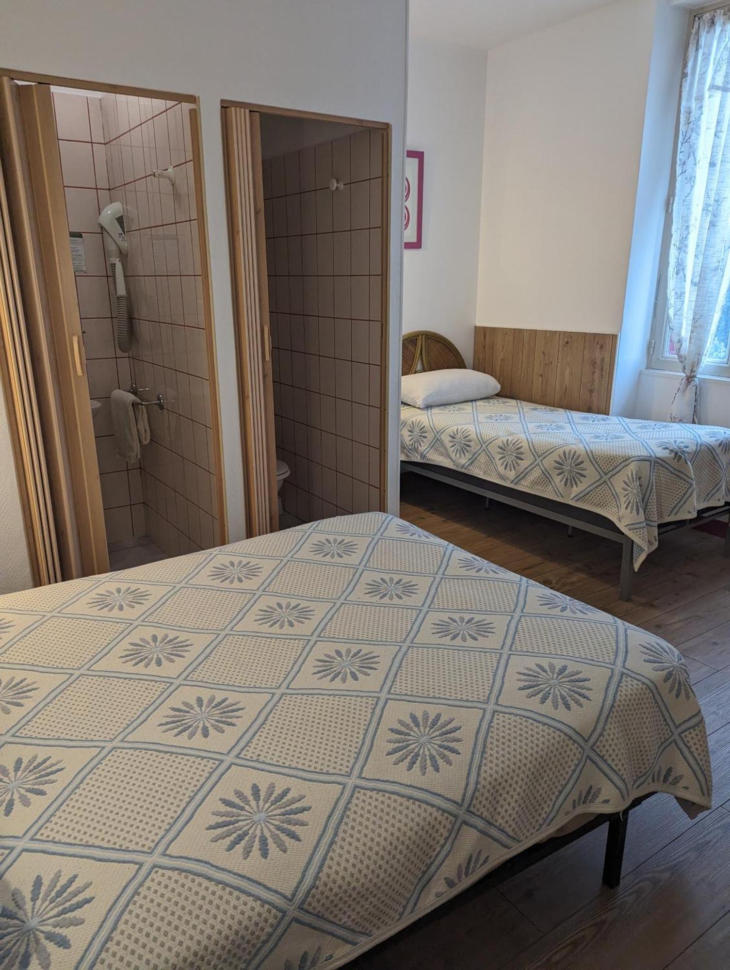 אובנה Auberge Des Pins מראה חיצוני תמונה