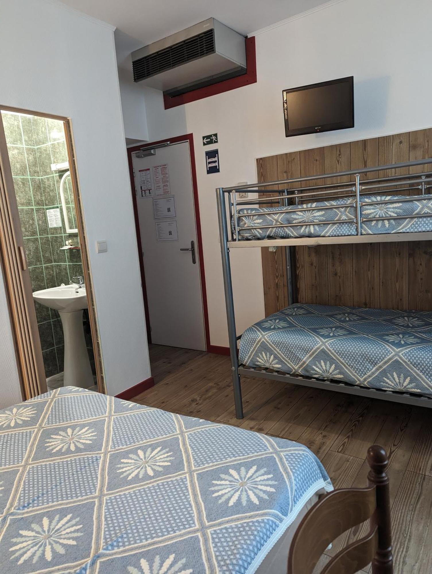 אובנה Auberge Des Pins מראה חיצוני תמונה